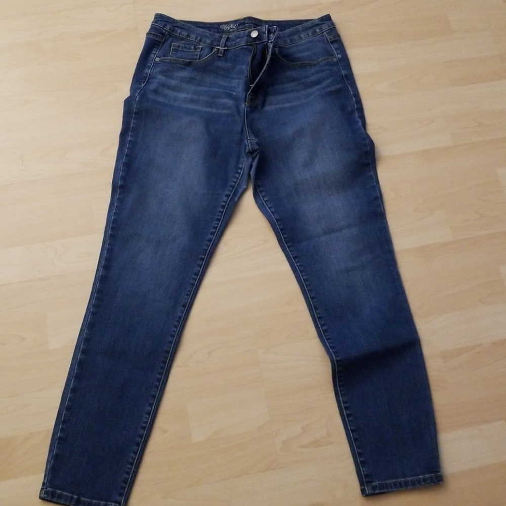 Mossimo womens blue jeans